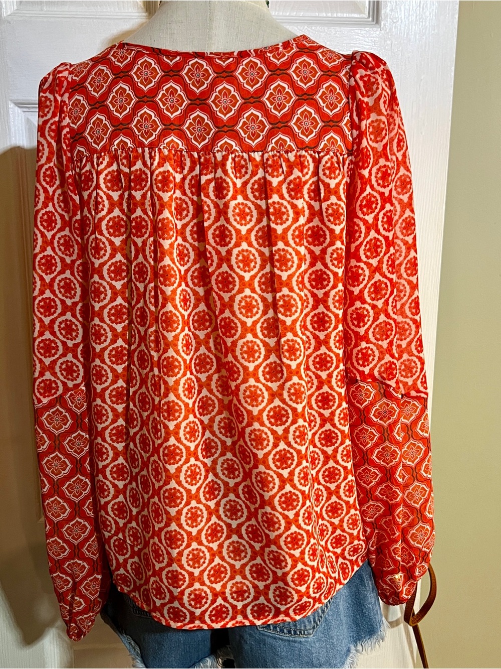 Maison d’Amelie Wms Red Chiffon Sheer Motif Balloon Sleeve Pleated Boho Top M - Picture 7 of 12